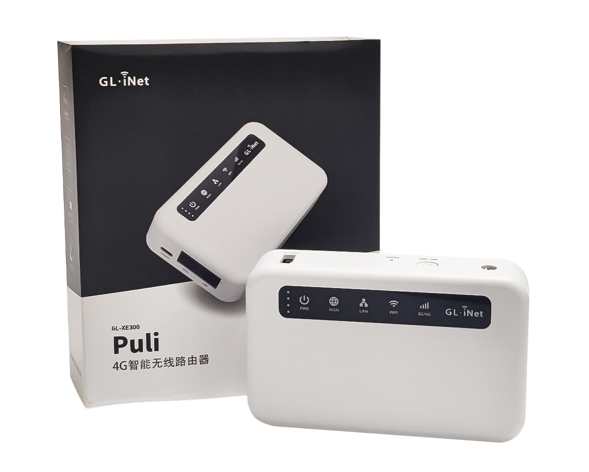 Мобільний 4G роутер WiFi з підтримкою SIM-карти GL-iNet Puli GL-XE300. Вигляд спереду портативного роутера та коробка. Купити на сайті Marketnet